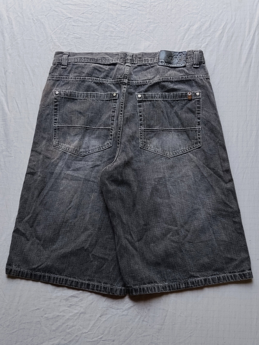 Southpole W40 Brown Tab Baggy Jorts Y2k